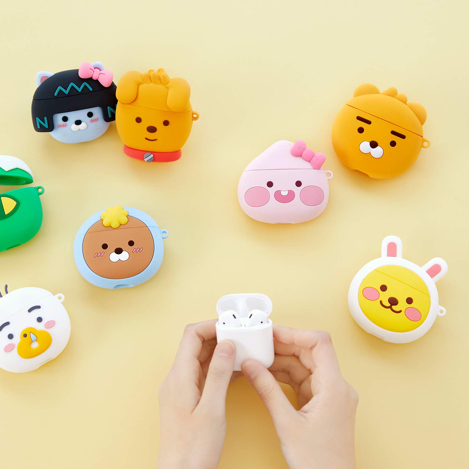Amazon.co.jp: [オフィシャル] カカオフレンズ - エアポッズケース